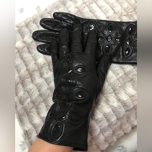 Luxurious Beautiful Black Leather Gloves